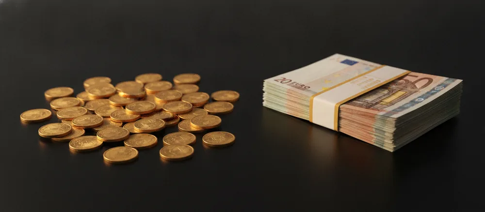 Euro-Münzen und Geldscheine — für jedes Budget